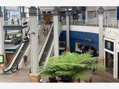 Study Looks Into Queen Kaahumanu Center as a Jewelry-Only Destination {NRL}