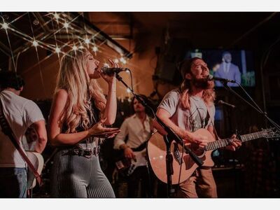 Straight from Nashville ~ Luke and Kaylee live at Down the Hatch