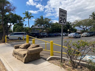 Plush Seating Coming to Popular Maui Beaches for Wait Lines
