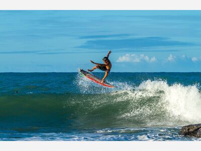 Maui Locals Test New Helium-Filled 'Floating' Surfboard in Record Swells at Ma'alaea